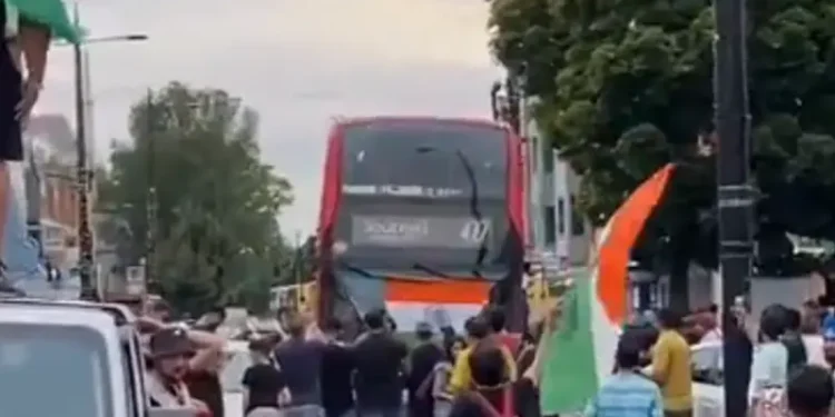 क्या भारतीयों को UK से निकाला जाएगा? भारत को 23 देशों की ‘पहले निर्वासित करो, बाद में अपील करो’ सूची में शामिल किया गया; जानिए किन पर पड़ेगा असर