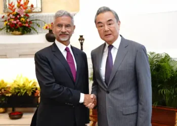 एकतरफ़ा धमकाना चरम पर: ट्रंप टैरिफ़ युद्ध के बीच चीन ने भारत से क्या कहा