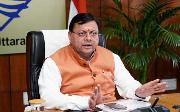 सीएम धामी ने छह मोबाइल टॉयलेट वैन को दिखाई हरी झंडी, चंपावत को किया रवाना; जानें खास वजह