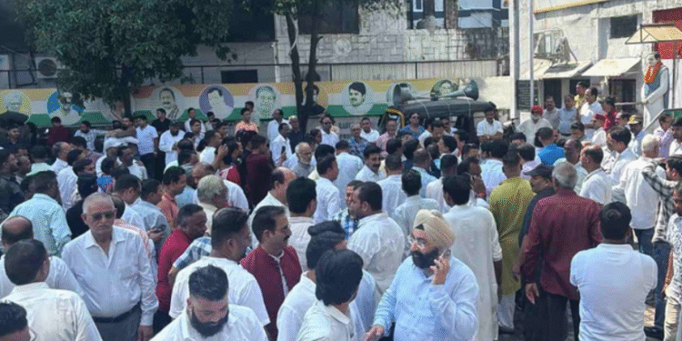  पेपर लीक मामले में कांग्रेस का सीएम आवास कूच, आयोग के अध्यक्ष को बर्खास्त करने की मांग पर अड़े…