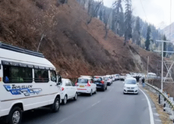 Green Tax in Uttarakhand: बाहरी वाहनों पर लगेगा ग्रीन टैक्स, हर साल बढ़ेगा 150 करोड़ का राजस्व