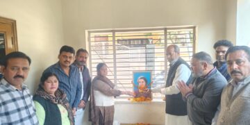 इंदिरा गांधी की जयंती पर कांग्रेसजनों ने किया नमन, राजेंद्र चौधरी बोले—इंदिरा ने स्थापित किया राष्ट्रीयता का तत्व…