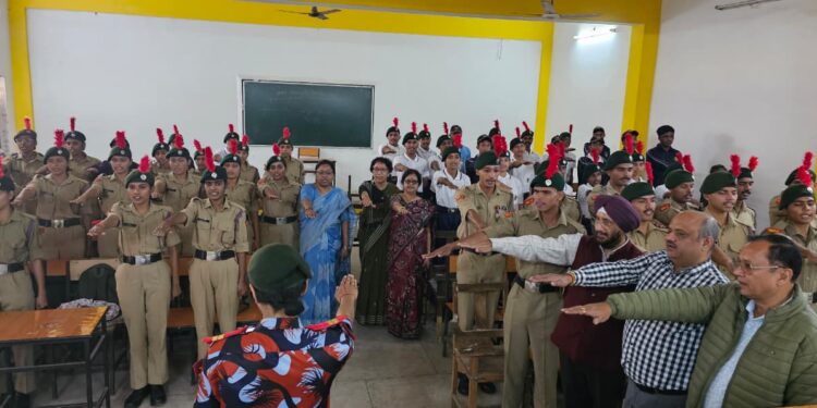 बीएसएम पीजी कॉलेज में एनसीसी कैडेट्स ने मनाई उत्तराखंड रजत जयंती, लिया ‘मेरी माटी मेरा देश’ का संकल्प…