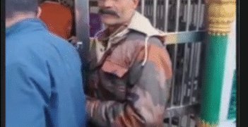 कलियर दरगाह में विकलांग व्यक्ति पर पीएसी जवान का कथित लाठीचार्ज, वीडियो वायरल…