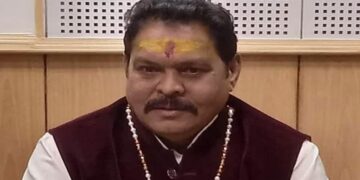 विवादों में घिरे सुरेश राठौर, अब गाड़ी विवाद में एफआईआर