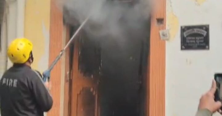 रुड़की में घर के स्टोर में लगी आग, फायर यूनिट की तत्परता से बड़ी दुर्घटना टली…