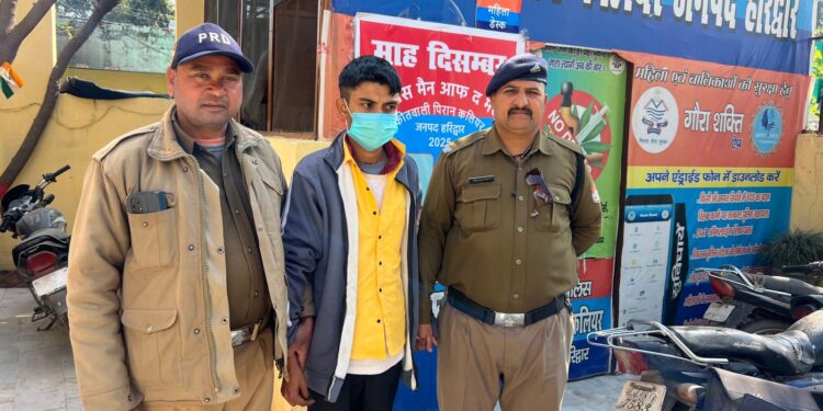 पिरान कलियर में फर्जी दस्तावेज रैकेट का भंडाफोड़, जनसेवा केंद्र पर छापा…