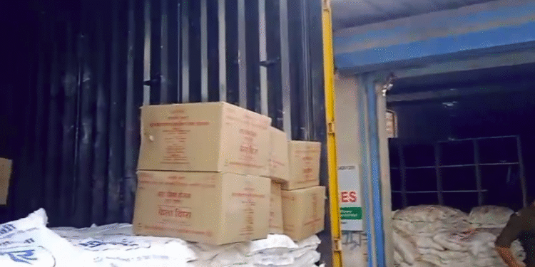 आंगनबाड़ी राशन को लेकर बड़ा खुलासा, डीएम सविन बंसल की गोदाम पर छापेमारी में मिली अनियमितताएं…