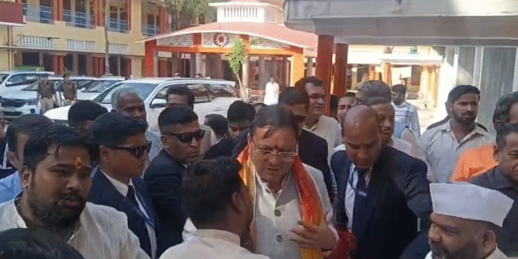 कनखल पहुंचे मुख्यमंत्री धामी, शंकराचार्य से लिया आशीर्वाद…