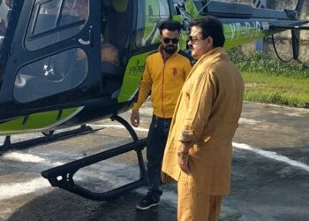 खानपुर विधायक उमेश कुमार की अनूठी पहल: ईद और नवरात्रि पर हेलीकॉप्टर से पुष्प वर्षा…