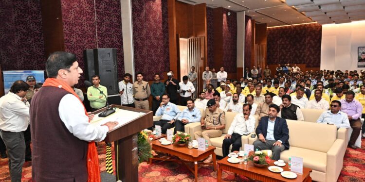 चारधाम यात्रा से पहले बड़ा कदम: सड़क सुरक्षा को लेकर हरिद्वार में विशेष ट्रेनिंग…