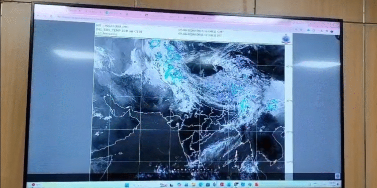 उत्तराखंड में फिर बदलेगा मौसम: बारिश, बर्फबारी और बिजली गिरने का अलर्ट जारी…