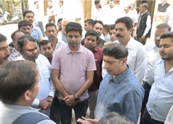 वेतन और पीएफ बकाया को लेकर परिवहन कर्मचारियों ने मंत्री से लगाई गुहार…