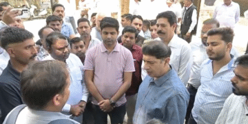 वेतन और पीएफ बकाया को लेकर परिवहन कर्मचारियों ने मंत्री से लगाई गुहार…