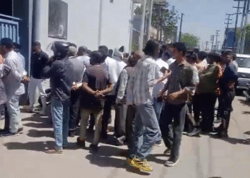 भगवानपुर में कंपनी की लिफ्ट टूटने से दो श्रमिक गंभीर घायल, परिजनों का धरना…