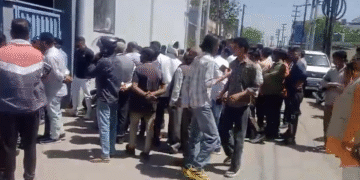 भगवानपुर में कंपनी की लिफ्ट टूटने से दो श्रमिक गंभीर घायल, परिजनों का धरना…