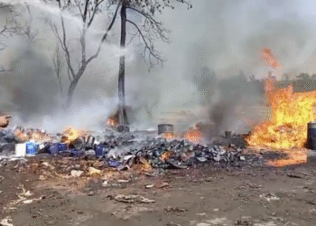 रुड़की के मंगलौर में कबाड़ गोदाम में भीषण आग, इलाके में मची अफरा-तफरी…